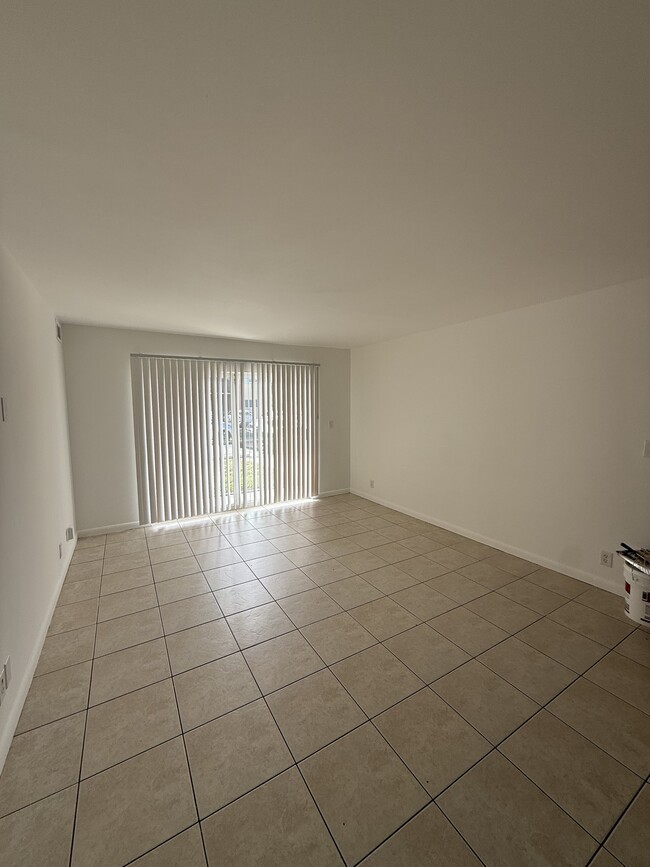 Building Photo - 2916 NW 55th Ave