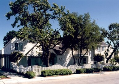 Building Photo - Laureola Oaks