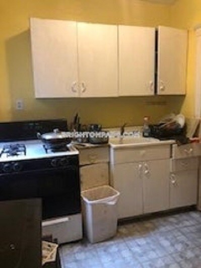 Primary Photo - 28 Sidlaw Rd