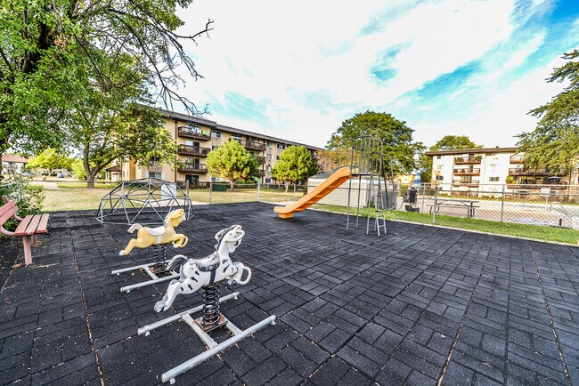 Building Photo - 2226 S Goebbert Rd