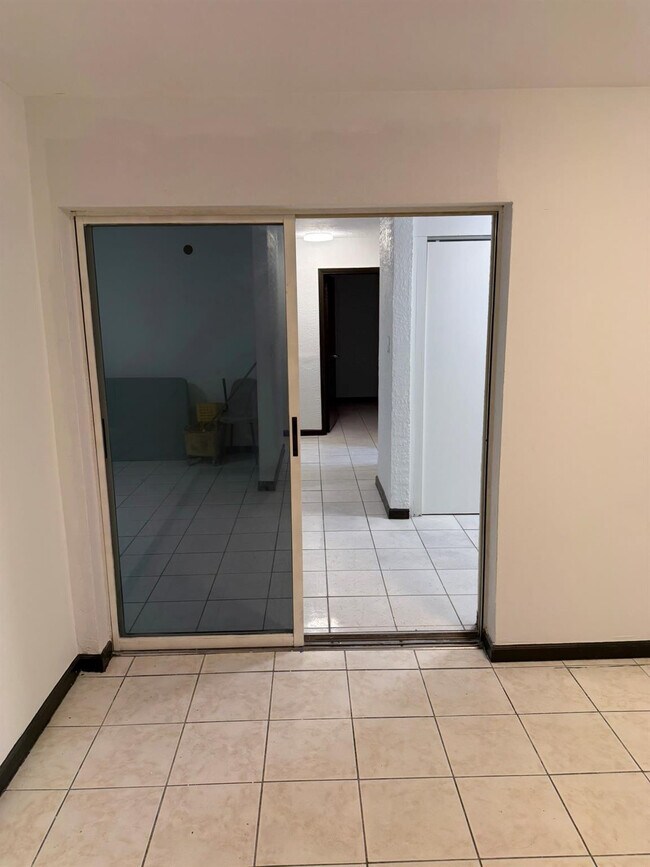 Building Photo - 429 NW 15th Ave