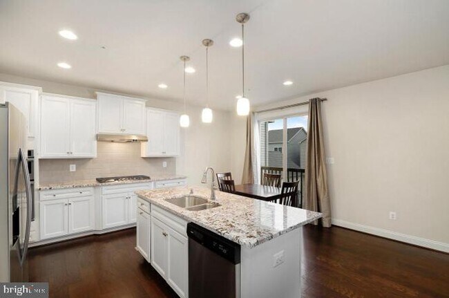 Building Photo - 13905 Bufflehead St
