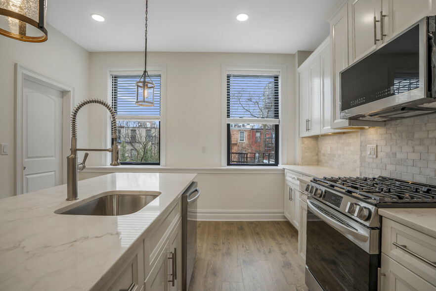 Kitchen - 155 Grand St