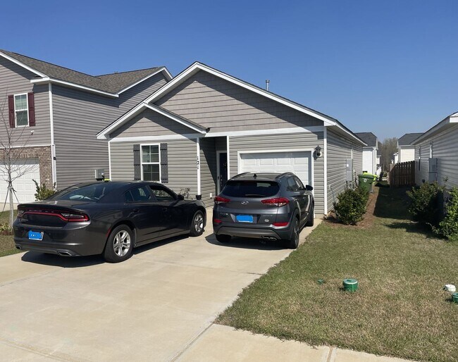 Building Photo - Wonderful Four Bedroom Home! Close to Ft. Jackson!