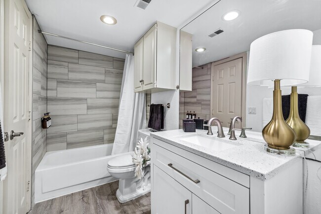 Building Photo - 13340 Kit Ln