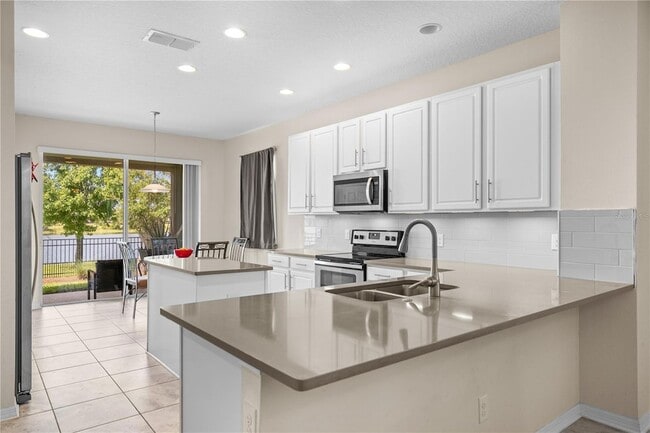 Building Photo - 3443 Sagebrush St