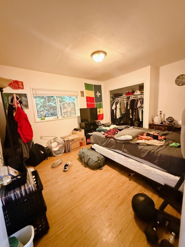 Building Photo - 1/2 off first month! Pre-leasing - 6Bd/3Ba