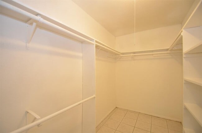 Building Photo - 19510 Westhaven Dr