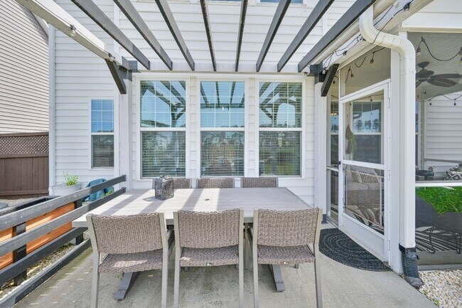 Building Photo - 430 Spectrum Rd