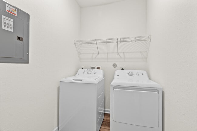 Building Photo - 927 Middlebury Farms