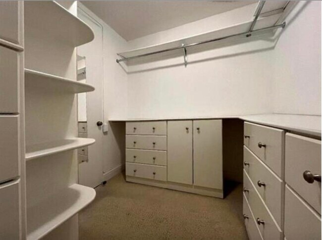 Building Photo - 7004 BLVD E