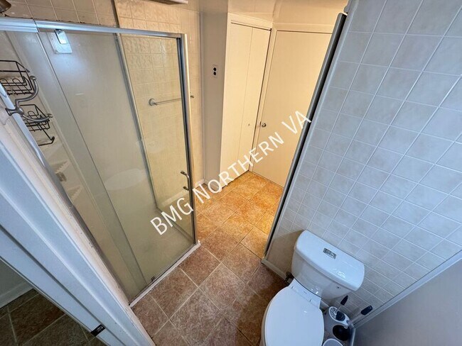 Building Photo - 6600 Braddock Rd