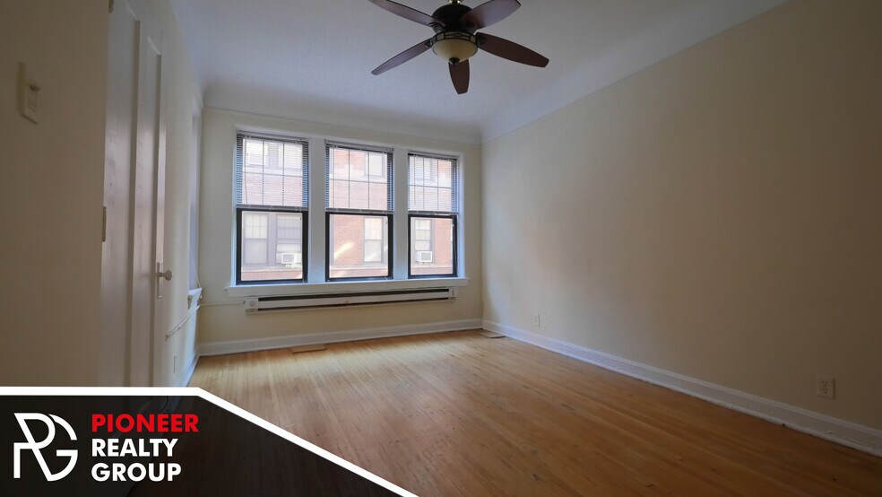 Building Photo - 4409 N Wolcott Ave
