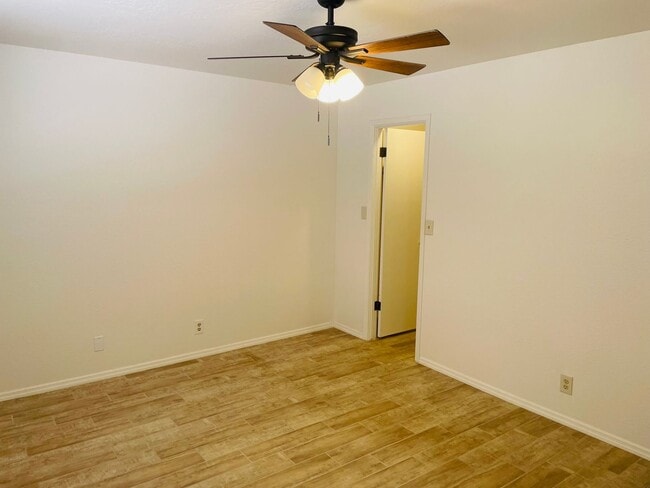 Building Photo - 185 Sierra Rd