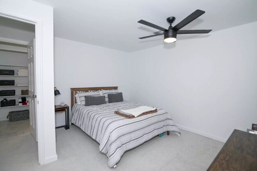 Building Photo - 15798 Widewater Dr