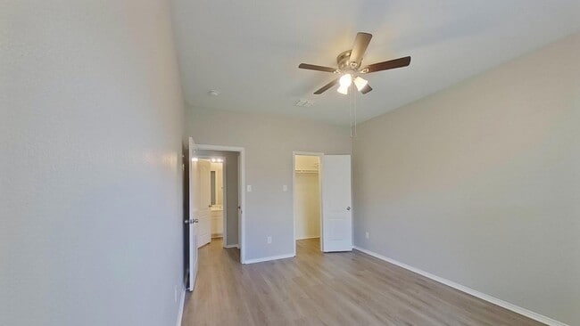 Building Photo - FOR RENT NOW