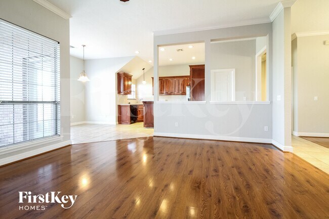 Building Photo - 3113 Highland Glen