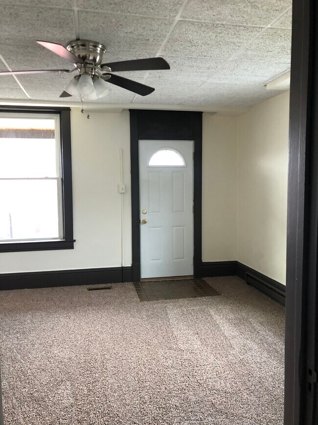 Building Photo - 812 Marshall St