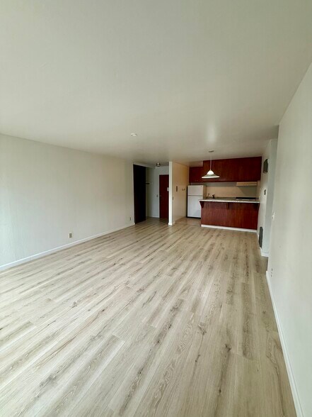 Building Photo - 2211 Carleton St