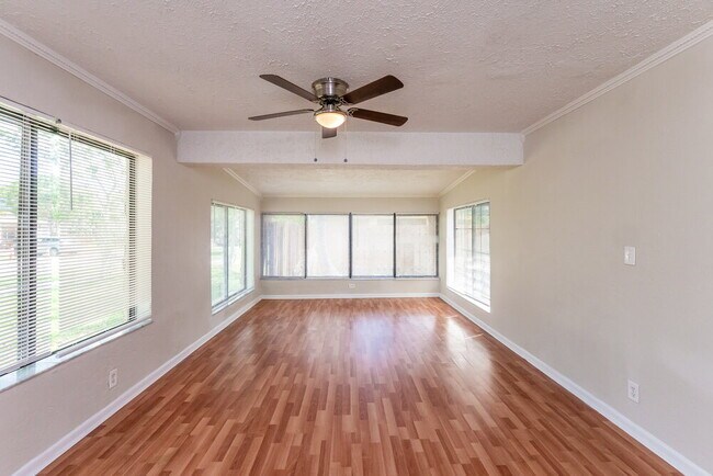 Building Photo - 3880 Jackson Blvd