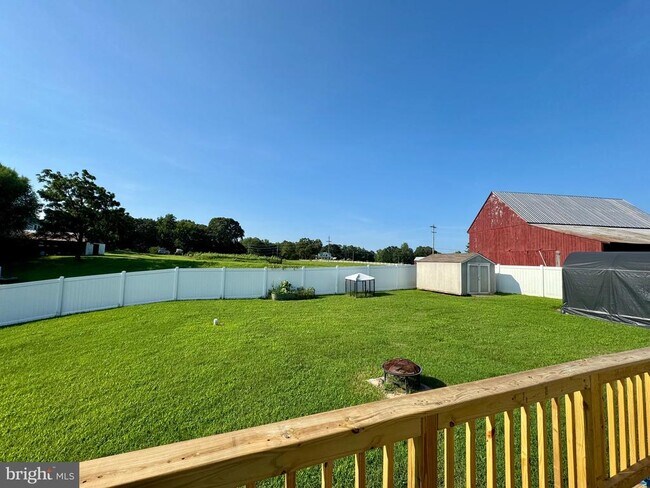 Building Photo - 220 Fountain Ln