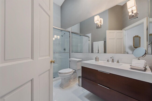 Building Photo - 2443 Windsor Way Ct
