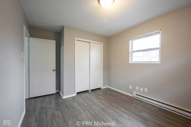 Building Photo - 821 Iowa St