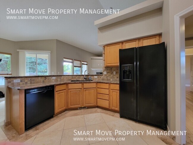 Building Photo - 1096 N Glenabby Pl