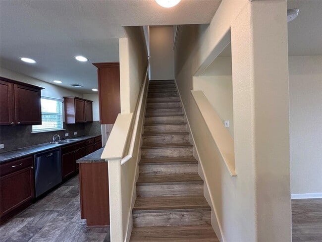 Building Photo - 307 Wildcat Dr