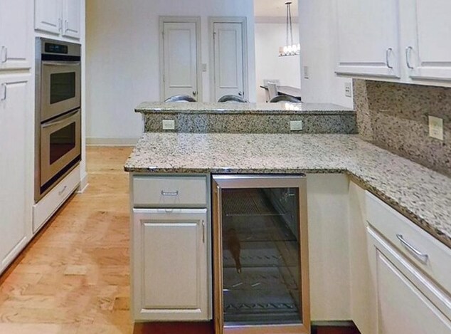 Building Photo - 2848 Woodside St