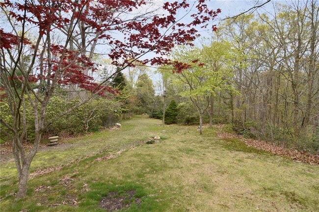 Building Photo - 390 Pendar Rd