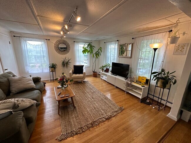 Building Photo - 18 Tremont St