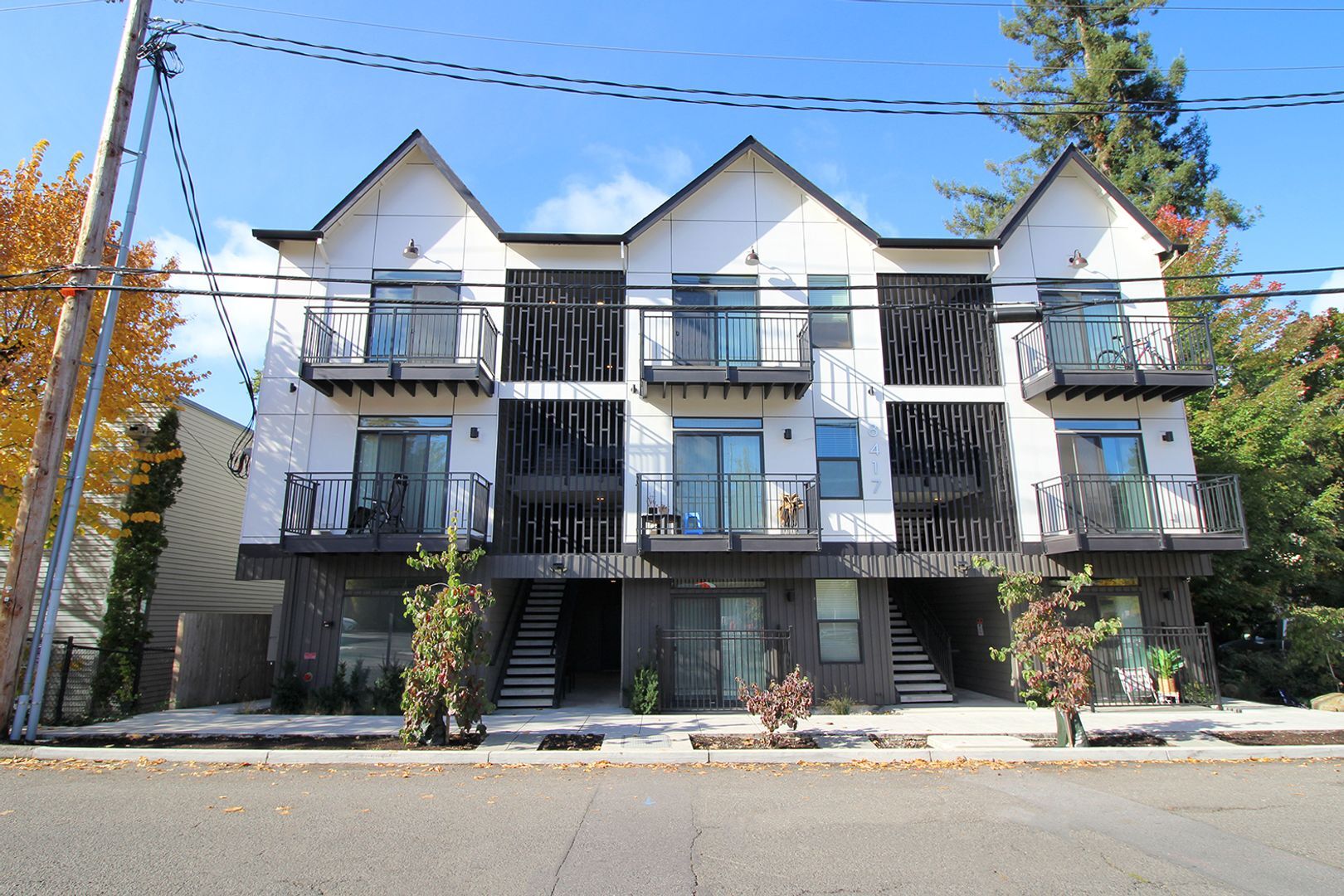 Building Photo - 8417 SW 24th Ave