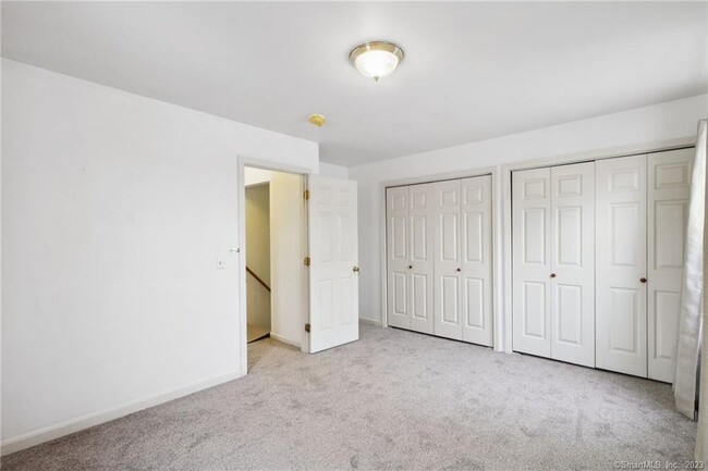 Building Photo - 43 W Elderkin Ave
