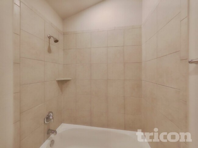 Building Photo - 13681 Paxton Blvd