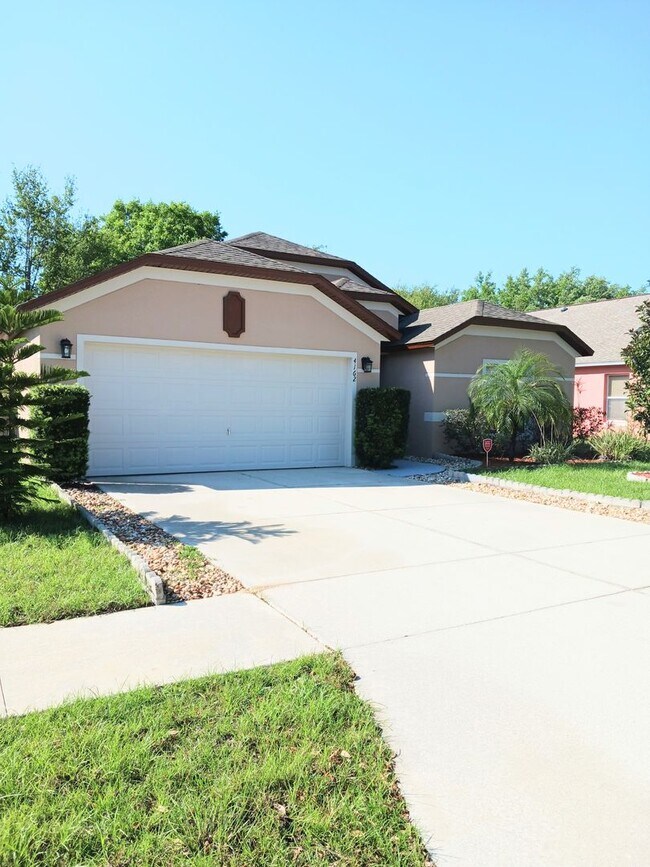 Building Photo - Home For Rent