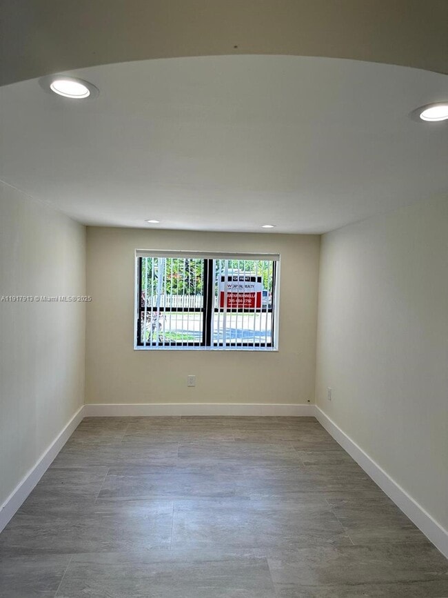 Building Photo - 161 SW 52nd Ct