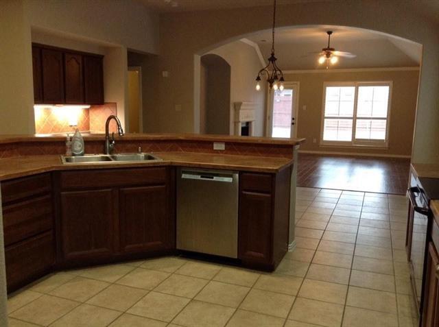 Building Photo - 2732 Cascade Cove Dr