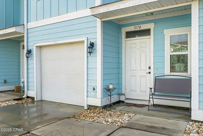 Building Photo - 7470 Shadow Lake Dr