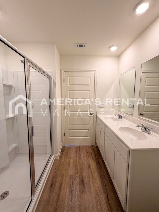 Building Photo - Spacious Four Bedroom for Rent in Tuscaloosa, AL!