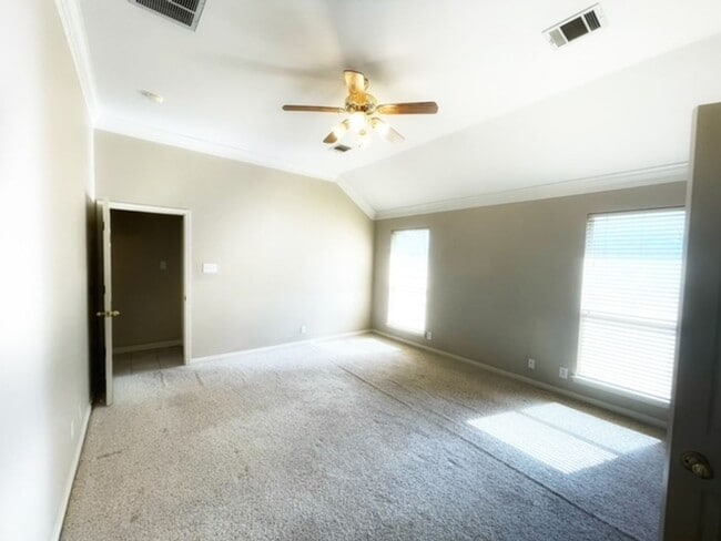 Building Photo - Fall in love with this Absolutely Beautiful 1 Story home in The Heights Of Stone Oak