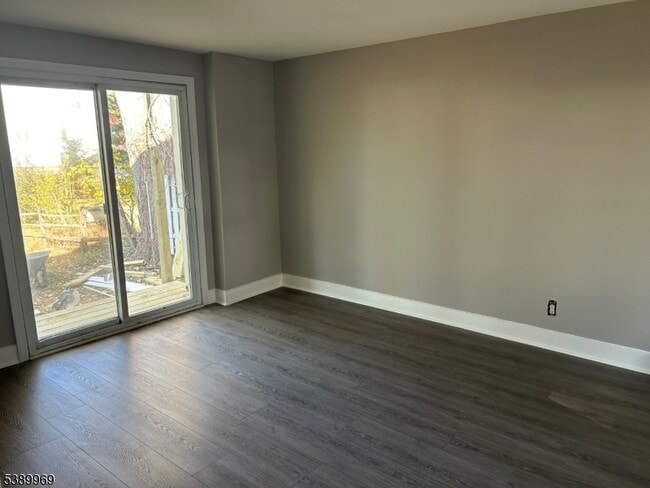 Building Photo - 129 Bergen St