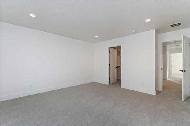 Building Photo - Brand New 3 Bed 2.5 Bath Townhouse With Many Amenities
