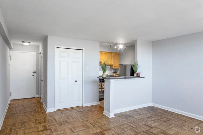Studio - 342 SF - Hilltop House