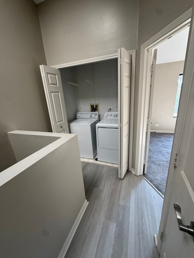 Building Photo - 378 White Oak Ln