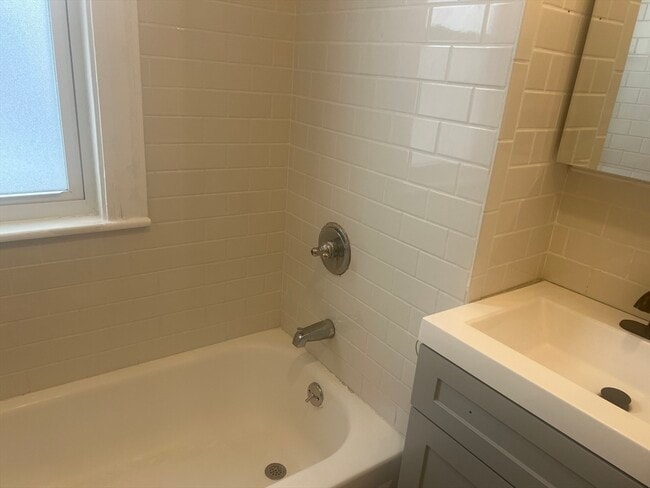 Building Photo - 21 Walter St