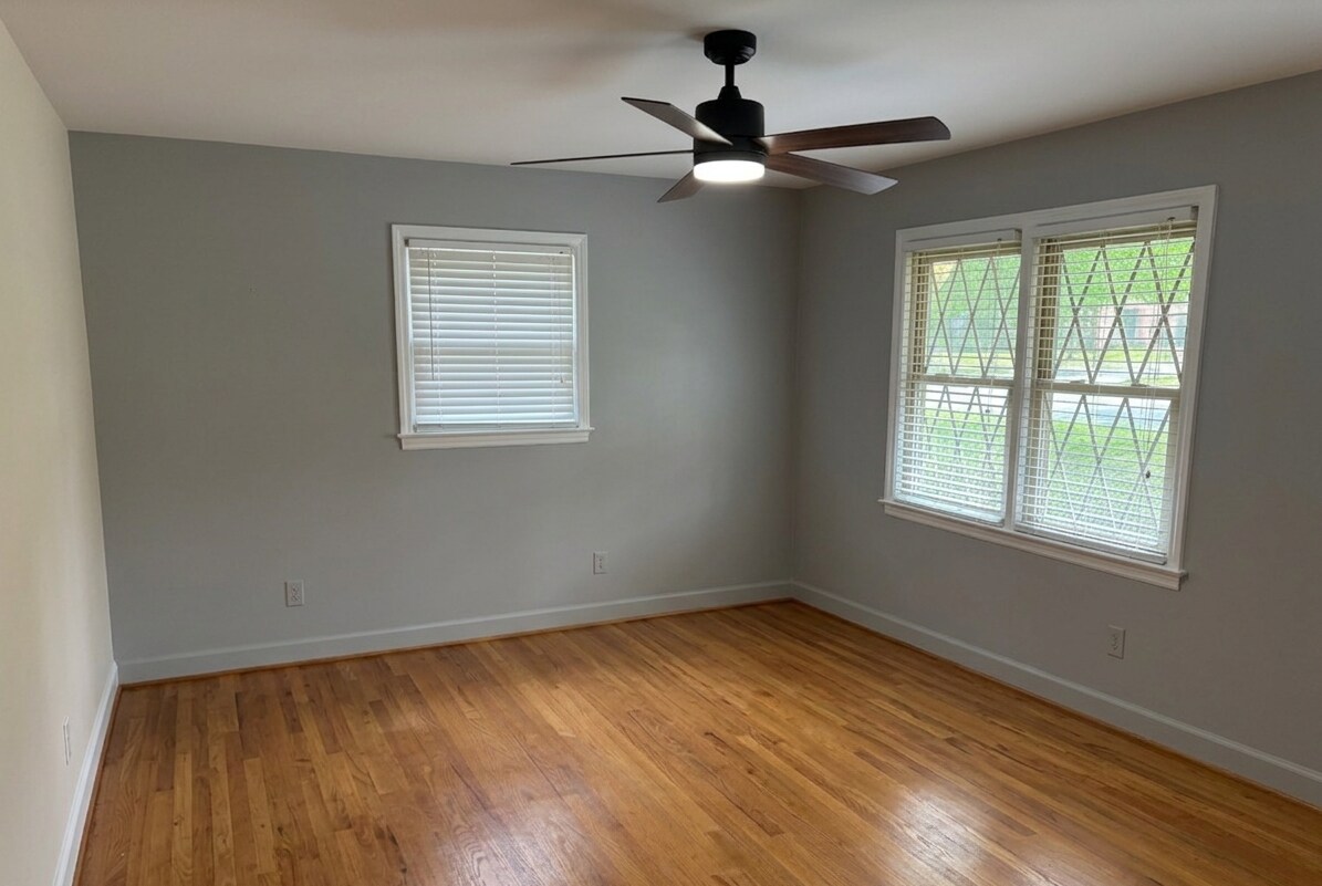 Building Photo - 1537 Brookdale Ave