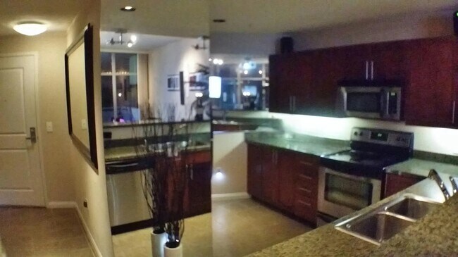 Building Photo - 253 Tenth Ave