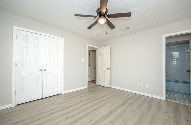 Building Photo - Charming 3-Bed, 2-Bath Home in Pascagoula – Great Location!