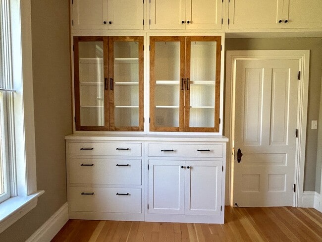 Building Photo - 90 S Main St